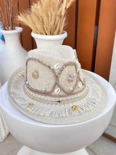 Seashell hat
